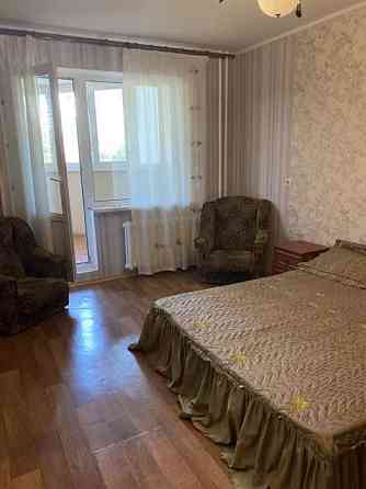 Оренда Квартира 3-кімнатна, 2/22 поверх на ул. Урловская Київ