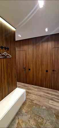 Продаж Квартира 3-кімнатна, 2/12 поверх на Регенераторна вул., д. 4 Kiev