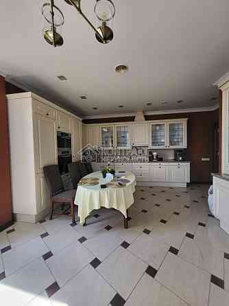 Продаж Квартира 4-кімнатна, 10/10 поверх на вул. Ромена Роллана Харків