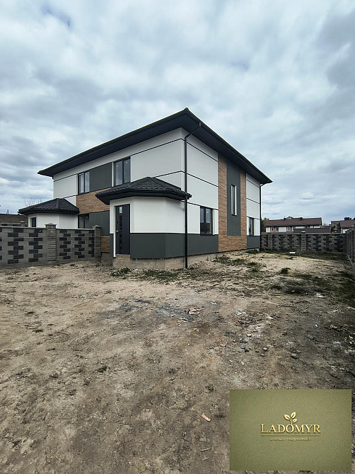 Продаж Будинок 4-кімнатний на вул. Ягідна Ровно - изображение 1