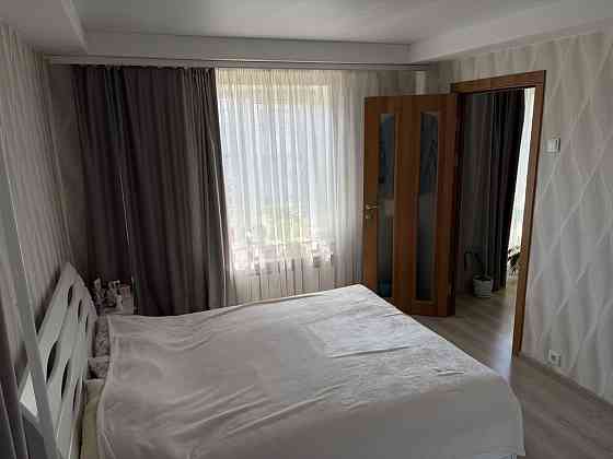 Продаж Квартира 3-кімнатна, 8/9 поверх на Чорнобильська вул., д. 11 Київ