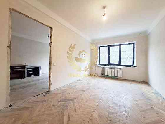 Продаж Квартира 3-кімнатна, 4/5 поверх Київ