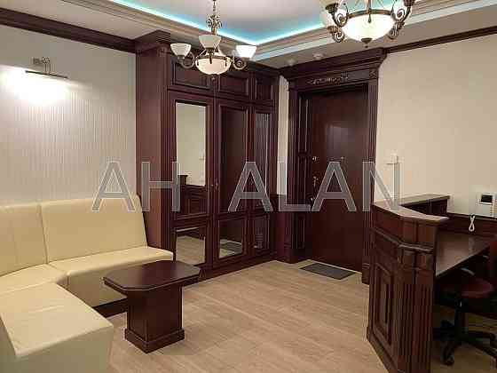 Оренда Будинок на Інститутська вул., 18А Київ