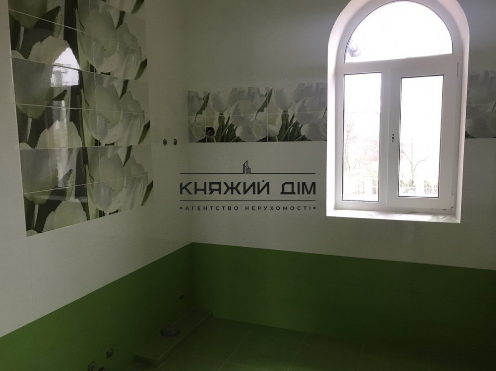 Продажа просторного дома в Софиевской Борщаговке. № 228895  - фото 3