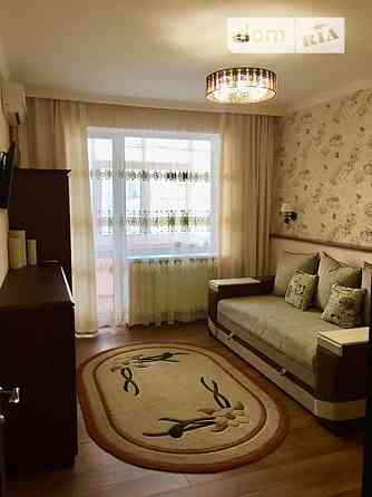 Оренда Квартира 3-кімнатна, 13/35 поверх на ул. Ревуцкого, 15 Київ