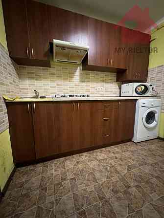 Продаж Квартира 3-кімнатна, 1/5 поверх на Володимирська Uzhhorod