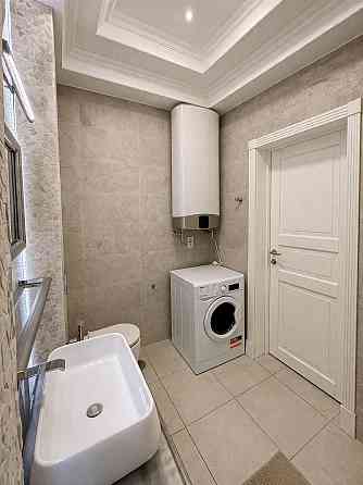 Продаж Квартира 2-кімнатна, 18/24 поверх на Коновальця Євгена вул., д. 34А Київ