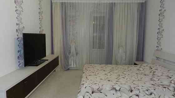 Оренда Квартира 2-кімнатна, 16/22 поверх на Пчелки Елены ул., 2б Киев