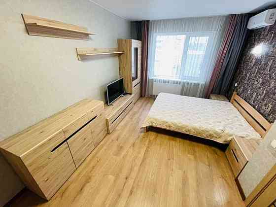 Оренда Квартира 1-кімнатна, 10/24 поверх на Вишняківська, 2 Киев