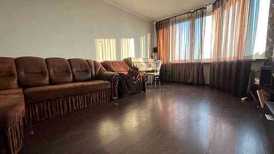 Оренда Квартира 2-кімнатна, 21/21 поверх на Пчелки Елены ул. Киев