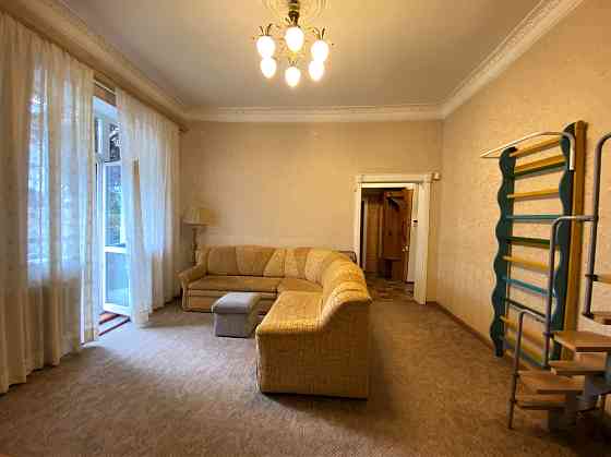 4 комнатная квартира в Лермонтовском переулке Odessa
