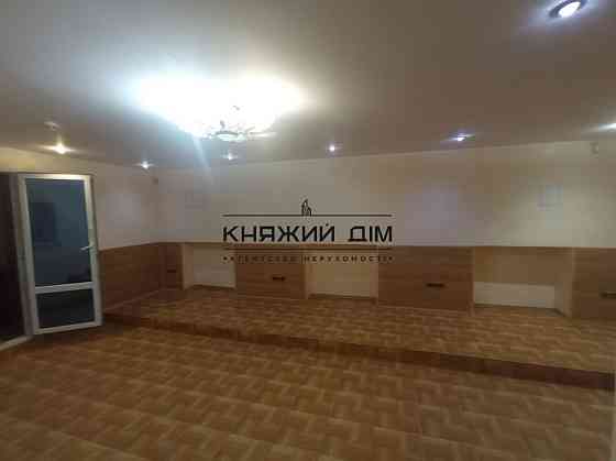 Продаж офісне приміщення на Почайнинская ул. поверх - -1/6 Київ