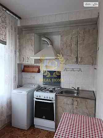 Затишна 2-кімнатна квартира біля метро Святошин Киев