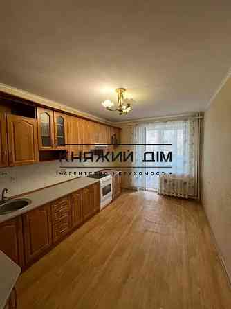 Продаж 2 кімнатної квартири м. Чернігівська Київ