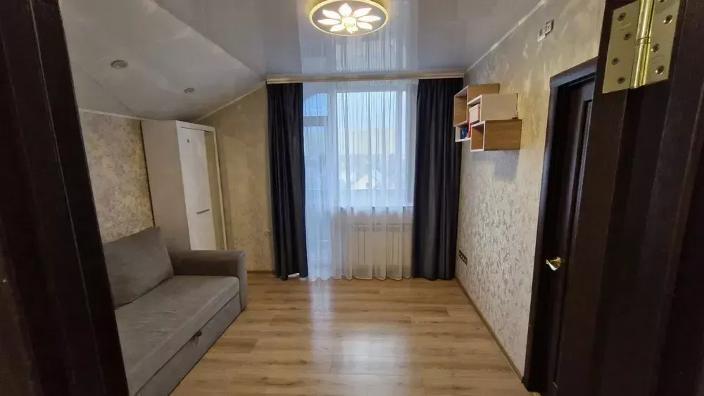 Продаж Квартира 1-кімнатна, 5/5 поверх на Институтская ул., 52  - фото 1