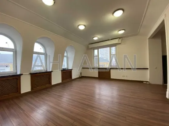 Продажа Бизнес-центр / Административное здание площадь 1659 кв.м  на Саксаганського Киев