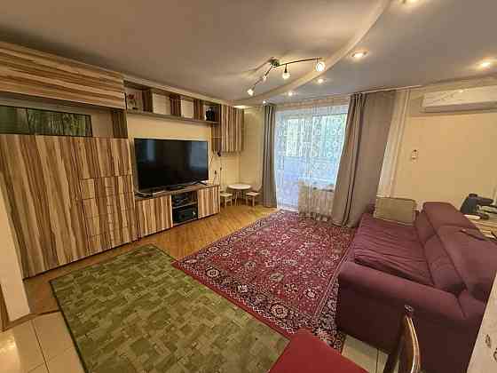 Оренда Квартира 3-кімнатна, 2/9 поверх на Прирічна, 19Г Київ