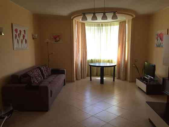 Оренда Квартира 3-кімнатна, 8/16 поверх на пр. Николая Бажана, 7ж Київ