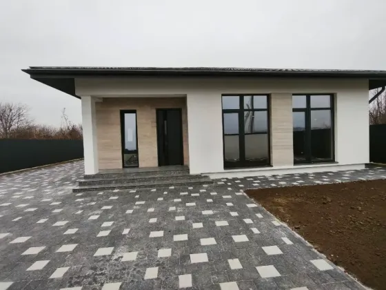 Продаж 1-поверховий Будинок з ділянкою 6.3 сот 130 кв.м 3 кімн. на Радісна Ужгород