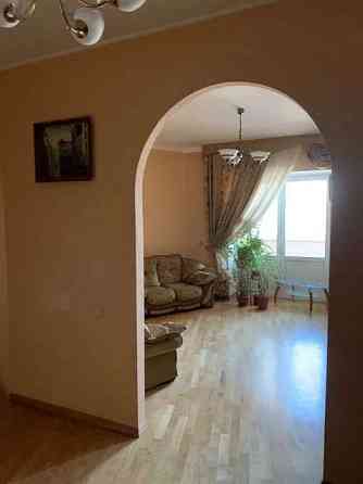 Оренда Квартира 2-кімнатна, 10/18 поверх на ул. Вячеслава Черновола Киев