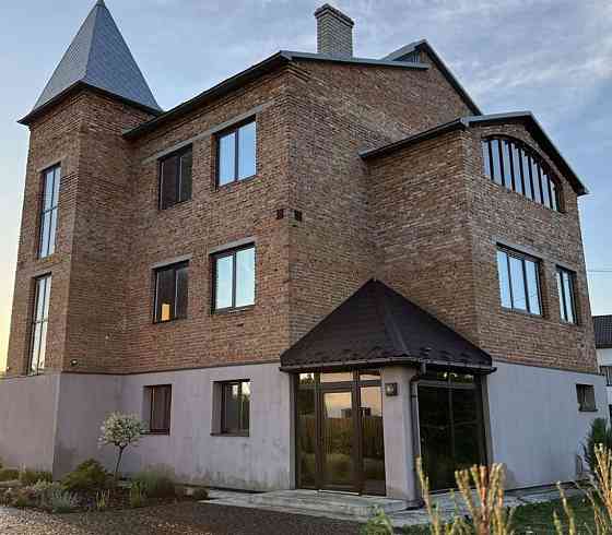 Продаж Будинок 8-кімнатний Красне (Буський район)