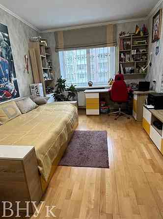 Продаж Квартира 3-кімнатна, 1/9 поверх на вул. Плугова Львів