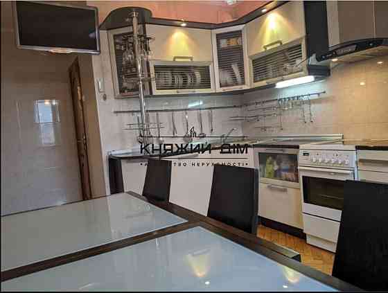 Большая 3к. квартира возле метро Позняки, ул.Гмыри. Код объекта: 21137235. Київ