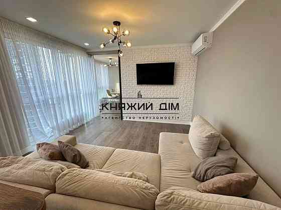 Продаж Квартира 3-кімнатна, 8/24 поверх на Осокорская ул. Киев