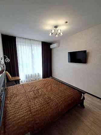 Оренда Квартира 1-кімнатна, 18/25 поверх на Ревуцького, 40В Киев