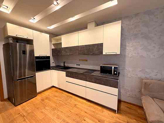 Продаж Квартира 2-кімнатна, 6/9 поверх на Дмитра Луценка вул., д. 10-А Київ