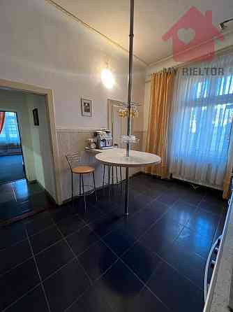 Продаж трикімнатної квартири пл.Корятовича. Uzhhorod