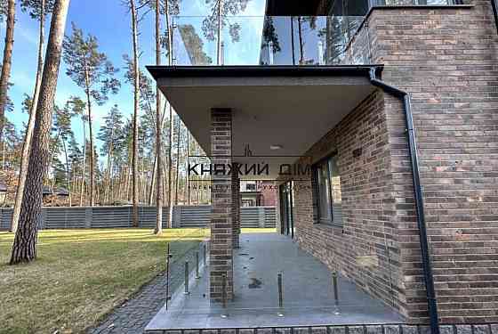 Продається розкішний двоповерховий котедж у престижному котеджному містечку Лісові Плюти 