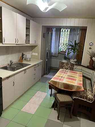 Оренда Квартира 1-кімнатна, 2/9 поверх на Леся Курбаса просп., 1А Киев