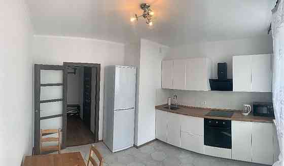 Оренда Квартира 1-кімнатна, 19/25 поверх на Пчілки, 5а Київ