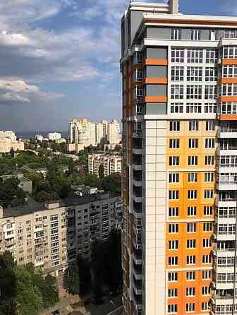 Трехкомнатная квартира в ЖК Четыре Сезона" Одесса