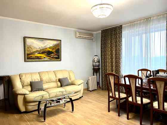 Продаж Квартира 3-кімнатна, 11/18 поверх на Старонаводницкая вул., д. 3 Киев