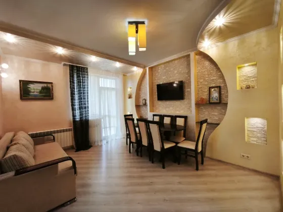 Продаж 5к Квартира 122 кв.м Богомольця 22 Ужгород