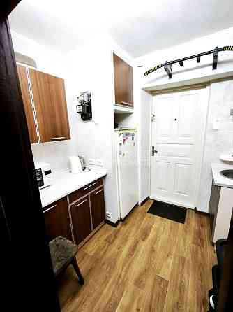 Продаж Квартира 1-кімнатна, 2/5 поверх на вул. Каденюка Kharkiv