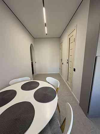 Продаж Квартира 3-кімнатна, 6/9 поверх на Хорольська вул., д. 8/4 Kiev