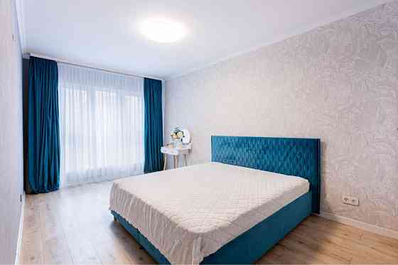 Продаж Квартира 2-кімнатна, 12/25 поверх на Ревуцкого вул., д. 54 Київ