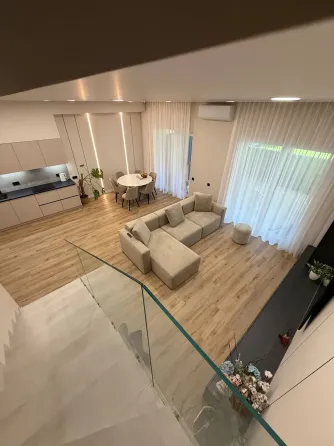 Продаж 2-поверховий Таунхаус з ділянкою 4 сот 160 кв.м 4 кімн. на вул. Остапа Вишні Дніпро