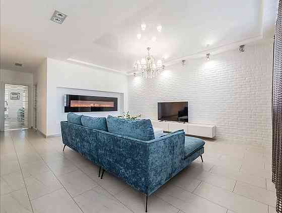 Продаж Квартира 3-кімнатна, 18/22 поверх на Саперно-Слобідська вул., д. 10 Киев