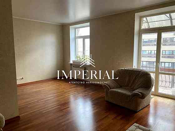 Продаж Квартира 5-кімнатна, 5/5 поверх на вул. Кониського Киев