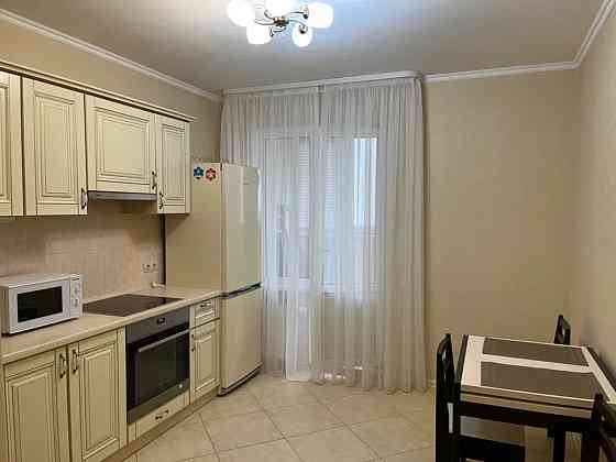 Оренда Квартира 1-кімнатна, 22/25 поверх на вул. Софії Русової, 3а Київ