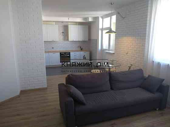 Пропонується на продаж 3-кімнатна квартира за адресою: вул. Пчілки, 8 21140975 Київ