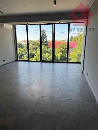 Оренда приміщення вільного призначення на Дворжака поверх - 2/2 Uzhhorod