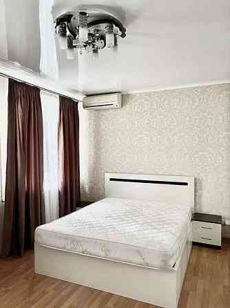 Оренда Квартира 3-кімнатна, 9/9 поверх на ул. Горловская Київ