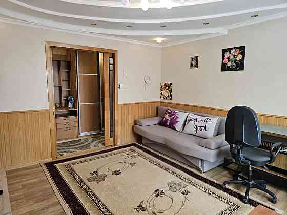 Оренда Квартира 2-кімнатна, 7/9 поверх на Березинская ул., 43 Dnipro