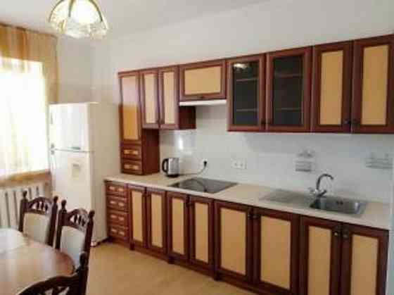 Оренда Квартира 3-кімнатна на Срибнокильская ул., 20 Kiev