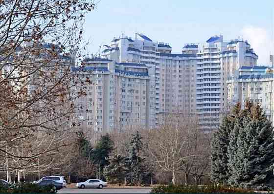 Трехкомнатная квартира спланированная на две квартиры на Среднефонтанской. Одесса